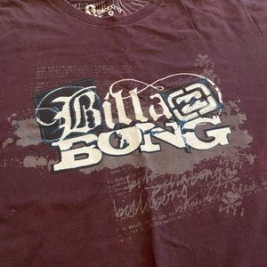 Billabong tee.